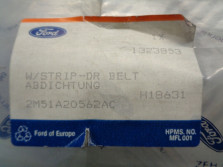 FORD FOCUS LISTWA DRZWI PRAWA PRZOD 2M51-A20562-AC