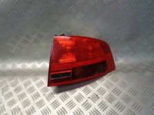 AUDI A4 B7 SEDAN LAMPA PRAWA TYL TYLNA 965084