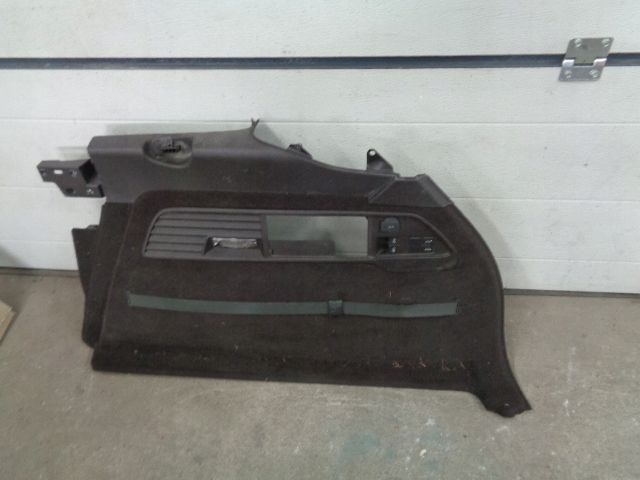 VW TOUAREG 7P TAPICERKA BAGAZNIKA PRAWA 7P6867038