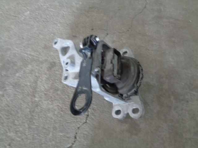 RENAULT TRAFIC III LAPA SILNIKA PRAWA 112101360R