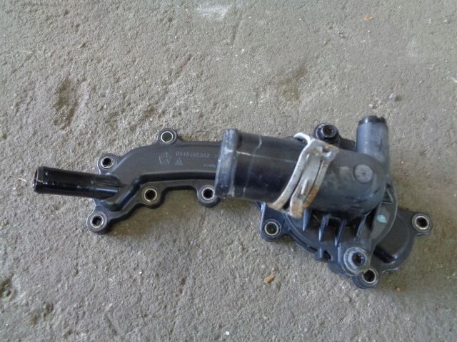 DODGE CHALLENGER 16 OBUDOWA TERMOSTATU 05184653AF