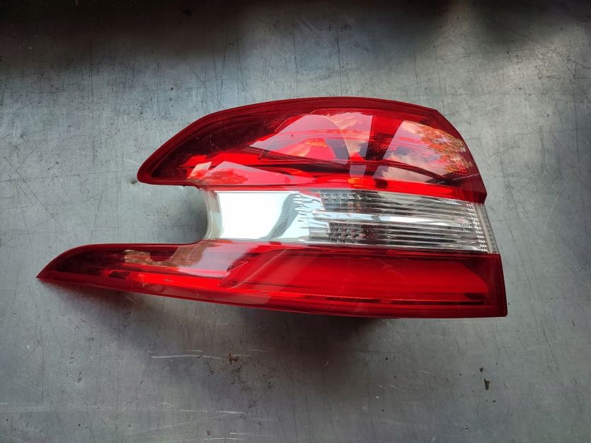 PEUGEOT 308 II LIFT SW KOMBI LAMPA LEWA TYL TYLNA