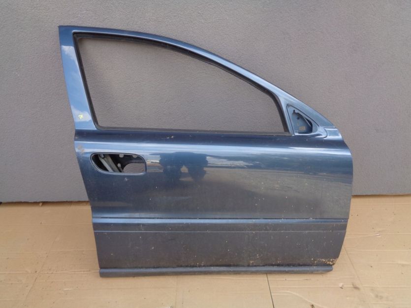 VOLVO S60 V70 DRZWI PRAWE PRZOD PRZEDNIE