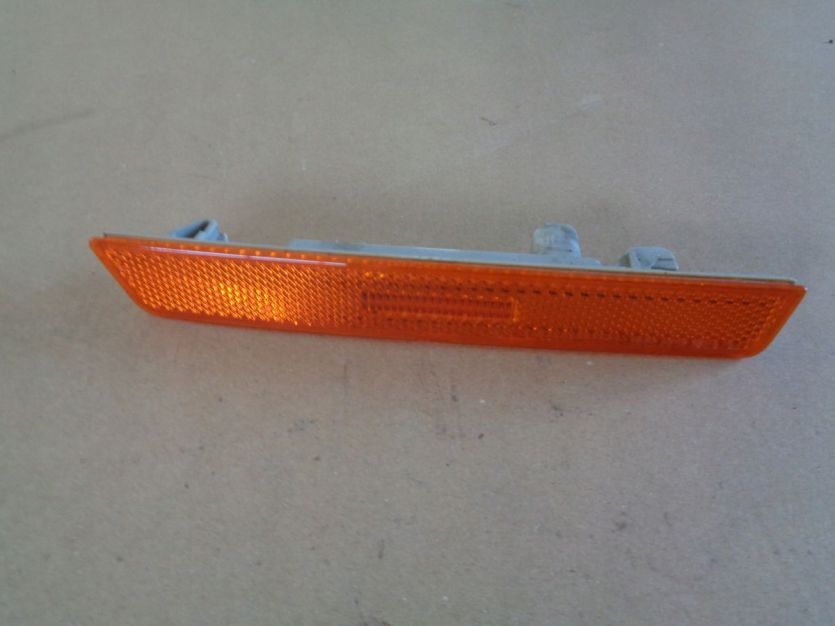 DODGE CHALLENGER OBRYSOWKA LED LEWA 68195789AB