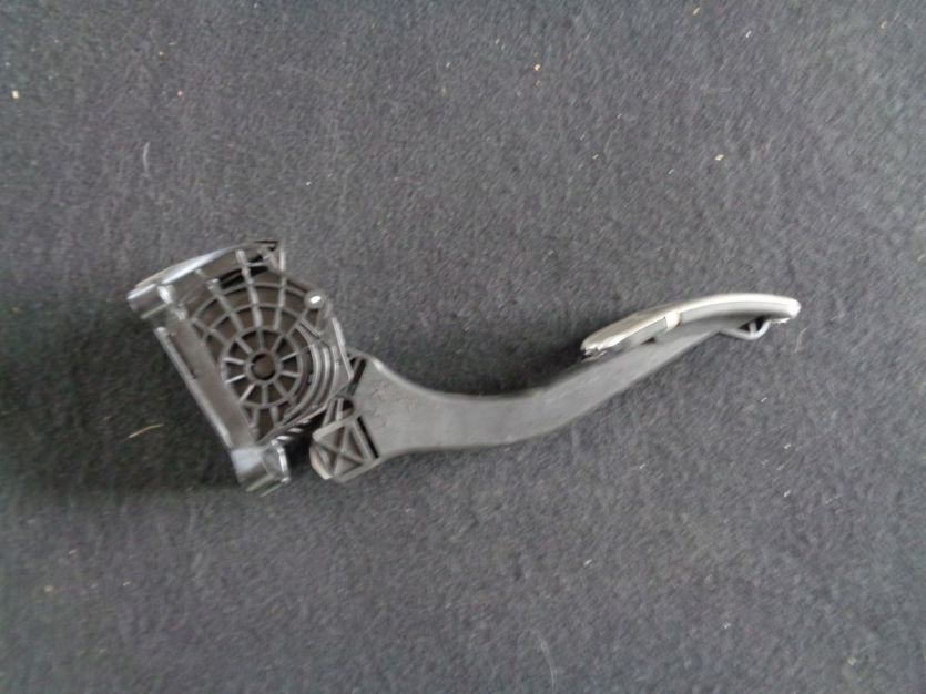 PEUGEOT 308 II T9 2.0 HDI PEDAL GAZU 0280755273