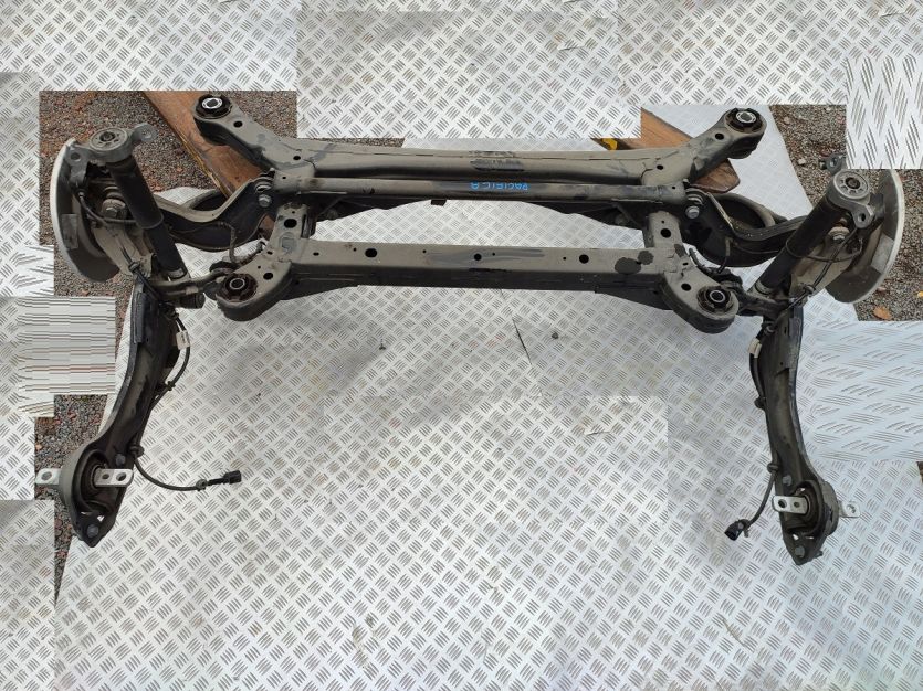 CHRYSLER PACIFICA ZAWIESZENIE TYL WAHACZ PIASTA