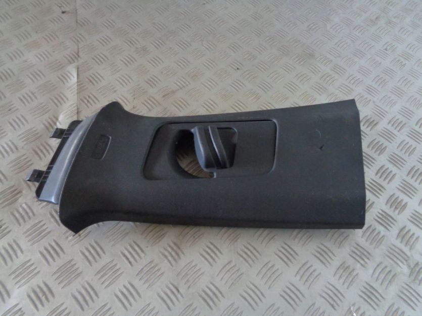 VW ATLAS CROSS OSLONA SLUPKA PASA LEWA 3CM867243A