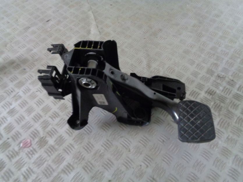 VW ATLAS CROSS PEDAL GAZ HAMULEC ZESPOL PEDALOW