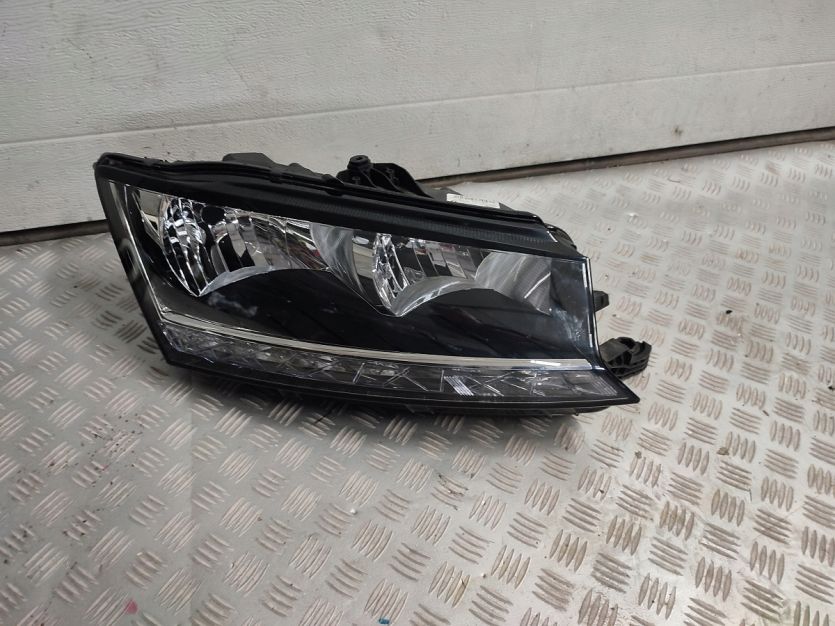 SKODA FABIA III 3 LIFT 2019 LAMPA PRAWA PRZOD