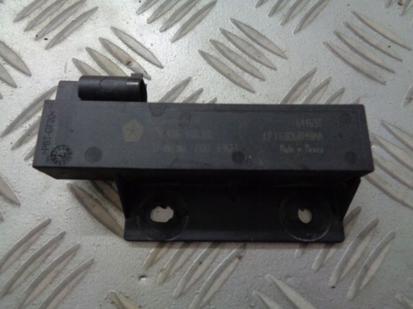 CHRYSLER PACIFICA MODUL ANTENY KEYLESS P68068148AA