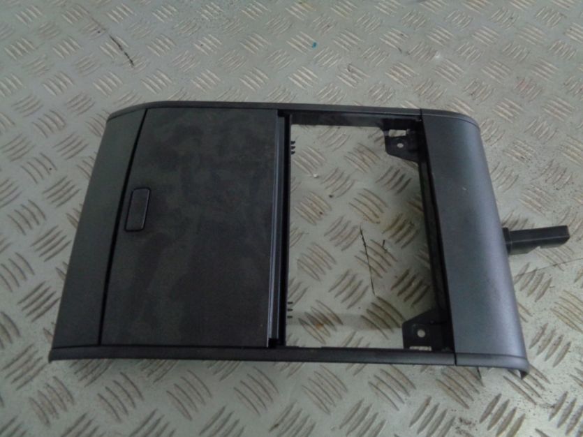 VW ATLAS CROSS 2021 RAMKA LAMPKI DACHU 5G0868837