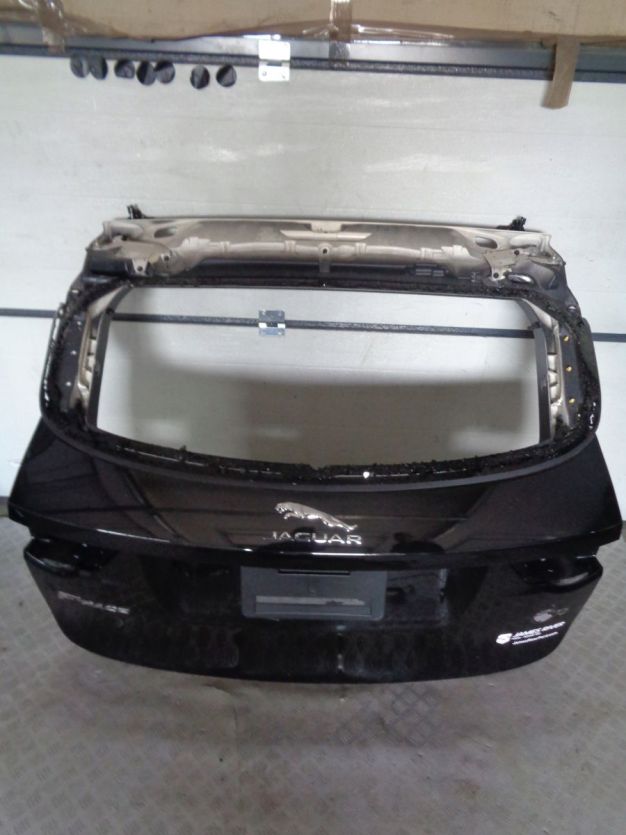 JAGUAR F-PACE SVR 2020 KLAPA TYL TYLNA BAGAZNIKA