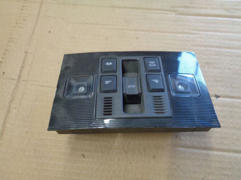 AUDI A4 B7 PANEL PODSUFITKI LAMPKA WHI 5TA947105C