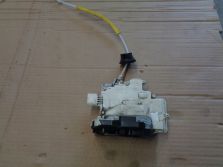 AUDI A4 B7 ZAMEK DRZWI LEWY TYL TYLNY 8E0839015AA