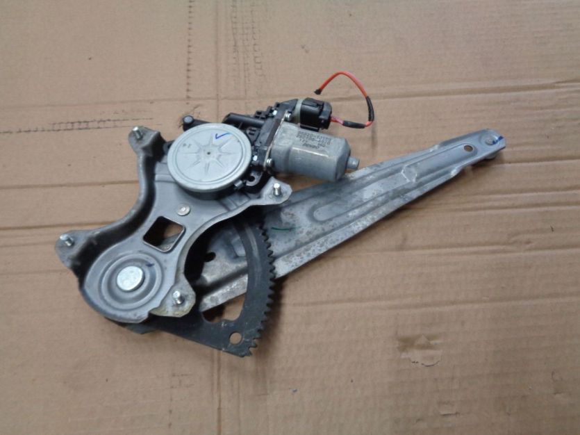 HYUNDAI I20 PODNOSNIK SZYBY PRAWY 98820-1J100