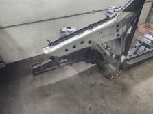 MERCEDES ML W164 CWIARTKA LEWA PODLUZNICA SLUPEK