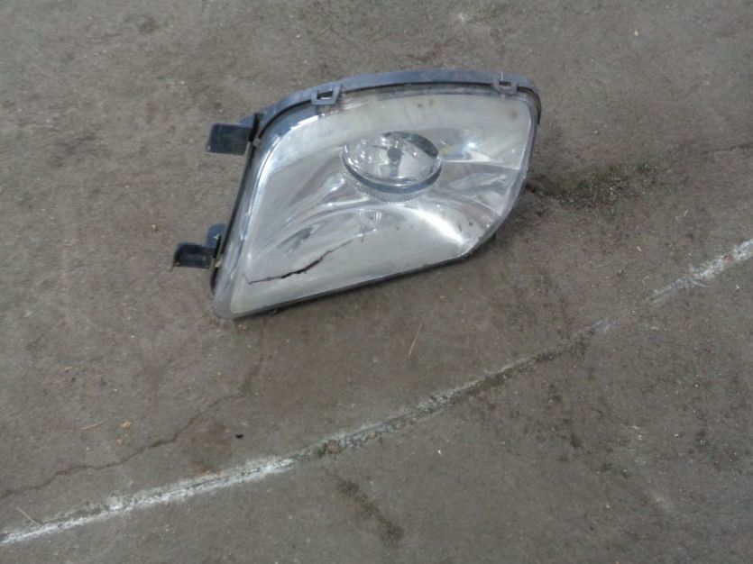 PEUGEOT 308 I T7 2010 1.6 HDI HALOGEN PRAWY LAMPA PRZECIWMGIELNA VALEO 89072369