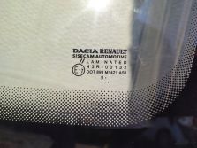 DACIA DUSTER II 2019 SZYBA PRZOD PRZEDNIA CZOLOWA