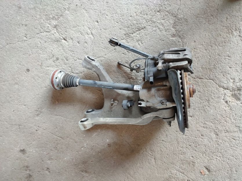 AUDI A8 D4 ZAWIESZENIE TYL PRAWE POLOS WAHACZE