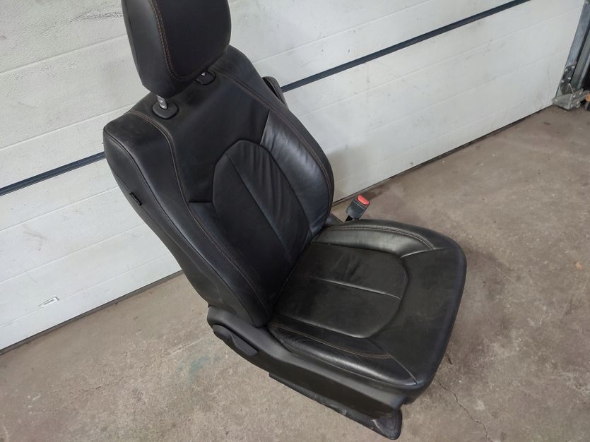 CHRYSLER PACIFICA 2018 FOTEL PASAZERA PRAWY SKORA