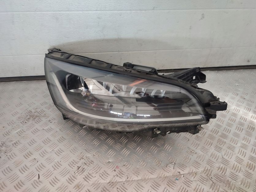 LINCOLN AVIATOR 20 LAMPA PRAWA PRZOD PRZEDNIA LED