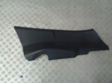 VOLVO V40 II LIFT OSLONA SLUPKA PRAWA 31305360