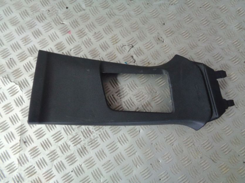 VOLVO V40 II LIFT OSLONA SLUPKA PASA PRAW 31102350