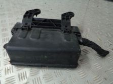VOLVO V40 II LIFT SKRZYNKA BEZPIECZNIKOW