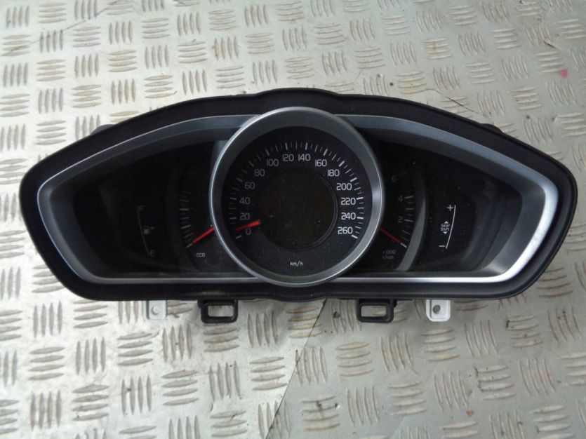 VOLVO V40 II LIFT LICZNIK ZEGARY EU 31314481