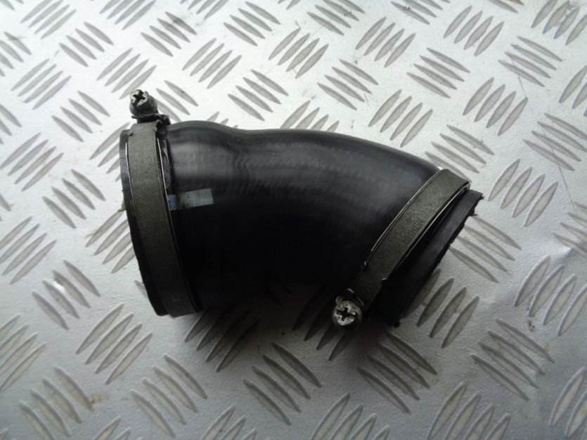 VOLVO V40 II LIFT RURA WAZ INTERCOOLERA 31293929