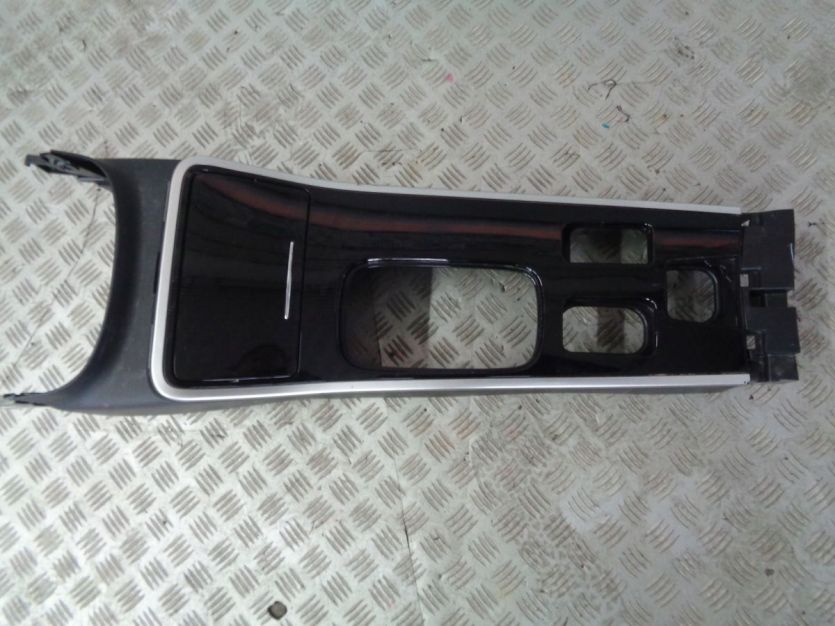MITSUBISHI OUTLANDER III TUNEL SRODKOWY RAMKA