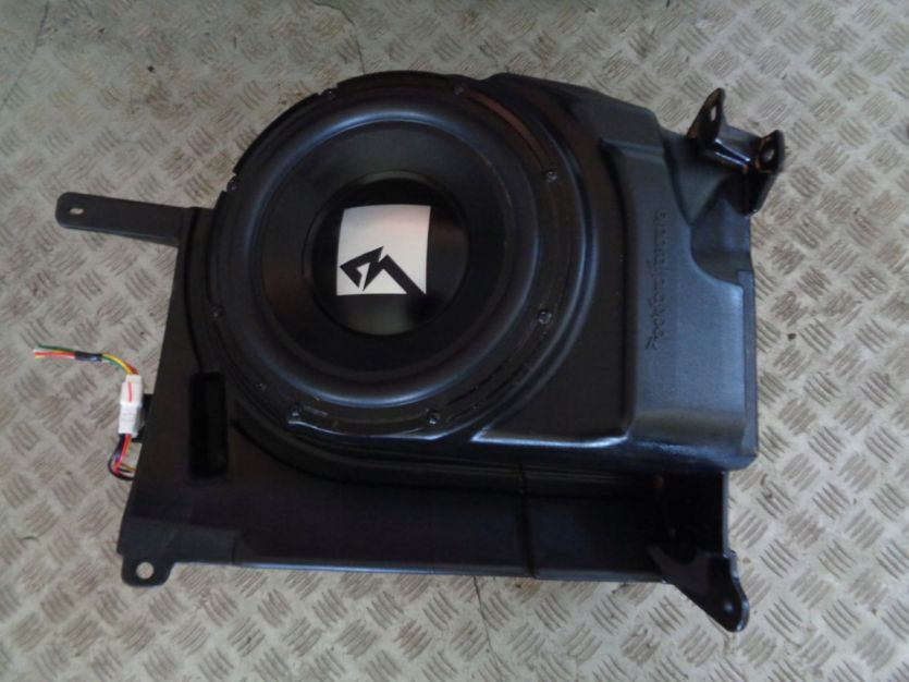 MITSUBISHI OUTLANDER III GLOSNIK SUBWOOFER