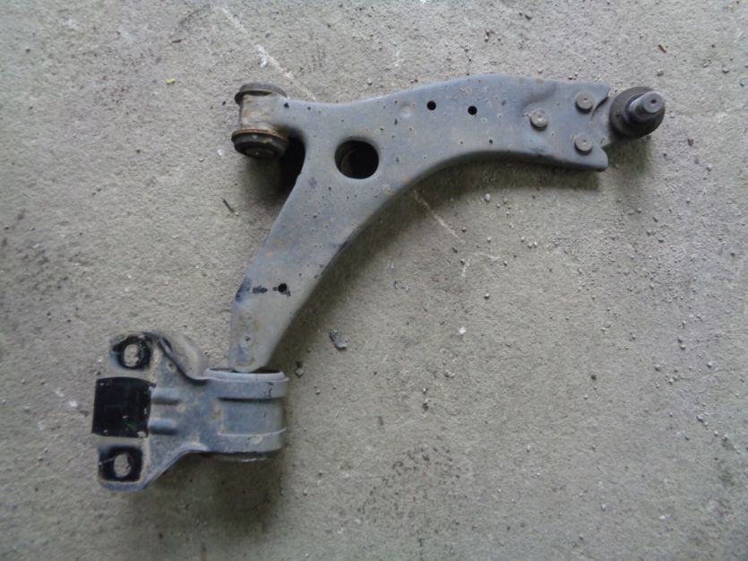 VOLVO V40 II LIFT WAHACZ PRAWY AV61-3A262-DA
