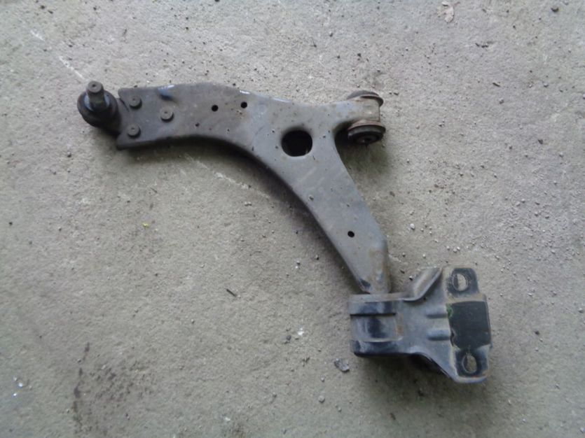 VOLVO V40 II LIFT WAHACZ LEWY AV61-3A262-DA