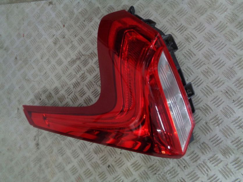 VOLVO V40 II LIFT LAMPA PRAWA TYL TYLNA 31395845