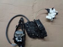 BMW 7 G11 G12 2017 ZAMEK DRZWI PRAWY TYL DOCIAG
