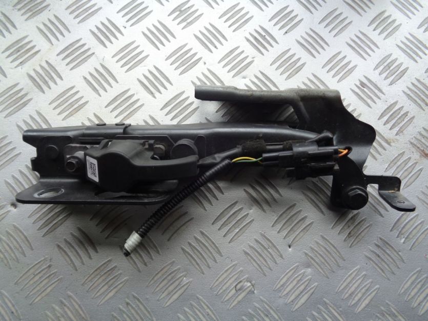VOLVO V40 II LIFT ZAWIAS MASKI LEWY 31385071