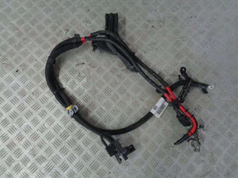 VOLVO V40 II LIFT PRZEWOD AKUMULATORA KLEMA