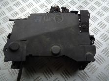 VOLVO V40 II LIFT SKRZYNKA BEZPIECZNIKOW 31337535