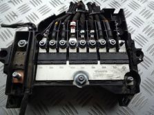 VOLVO V40 II LIFT SKRZYNKA BEZPIECZNIKOW 31337535