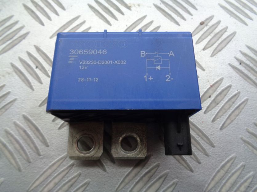VOLVO V40 II LIFT PRZEKAZNIK 30659046