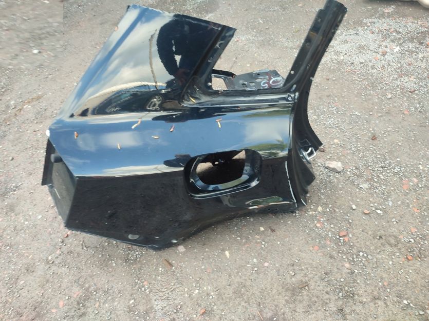 AUDI Q5 80A 2020 BLOTNIK PRAWY TYL CWIARTKA