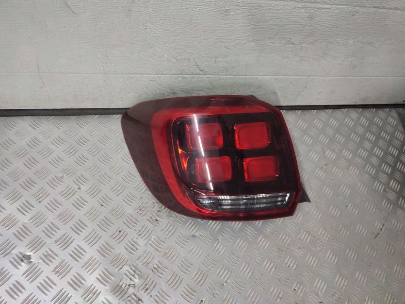 DACIA SANDERO II 2018 LAMPA LEWA TYL TYLNA LEWY