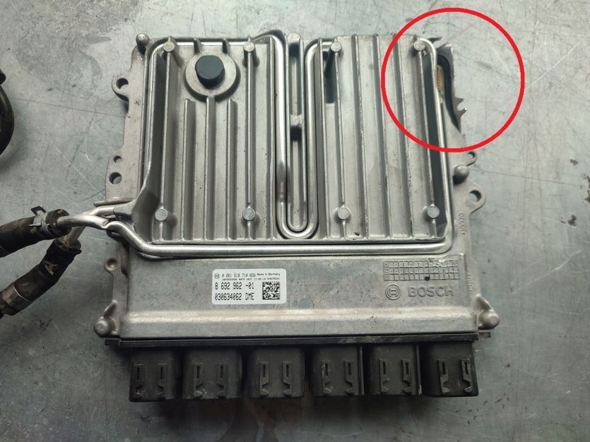 BMW 7 G11 G12 4.4 V8 KOMPUTER SILNIKA 8692962