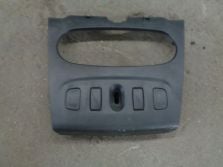 DACIA SANDERO II LIFT OSLONA RAMKA PANELU SZYB