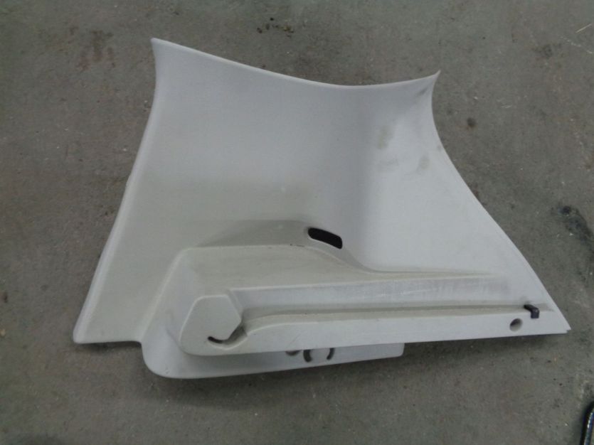DACIA SANDERO II LIFT OSLONA SLUPKA BAGAZNIK PRAWA