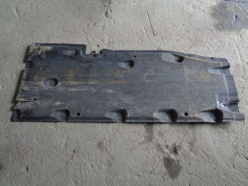 AUDI A8 D4 3.0TFSI OSLONA PODOWZIA LEWA 4H0825205B