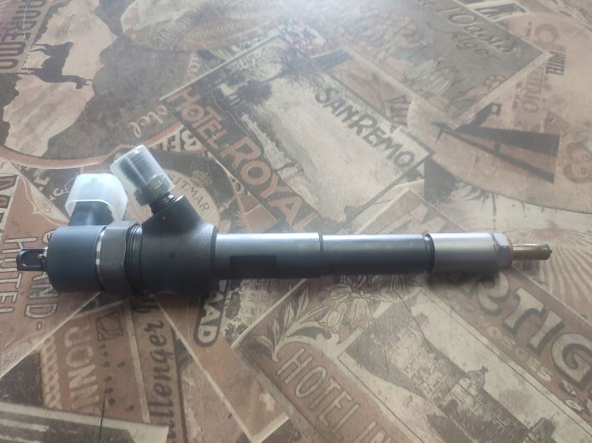 FIAT 1.3 JTD WTRYSKIWACZ WTRYSK BOSCH 0445110938