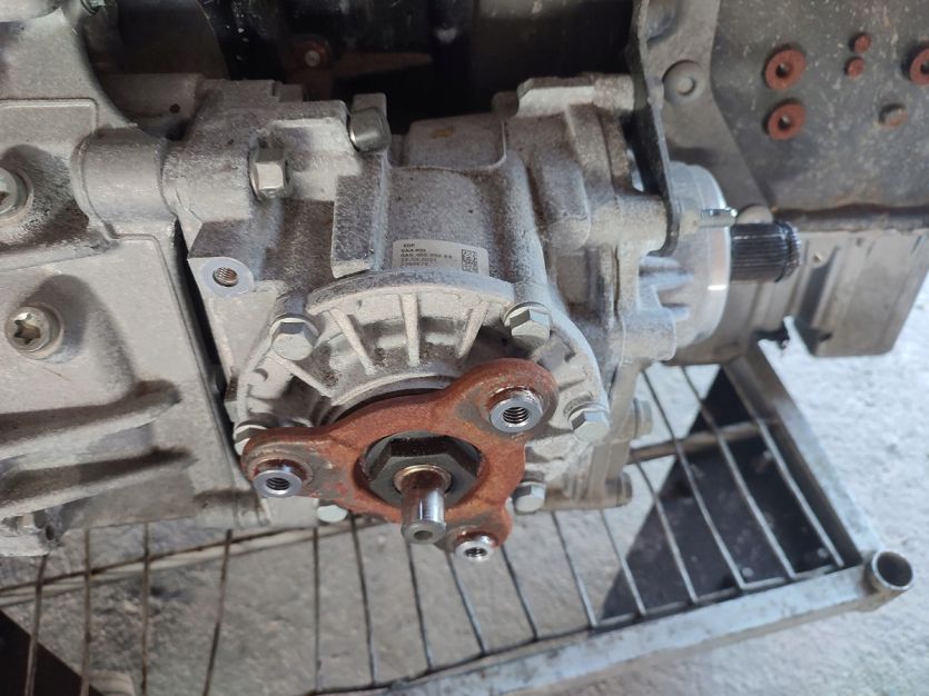 VW ATLAS CROSS TERAMONT 4X4 REDUKTOR 0A6409053BB
