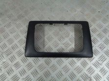 DACIA DUSTER II RAMKA RADIA DEKOR DESKI 682601526R